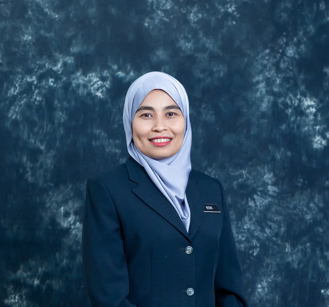 Puan Noni Salmina binti Abu