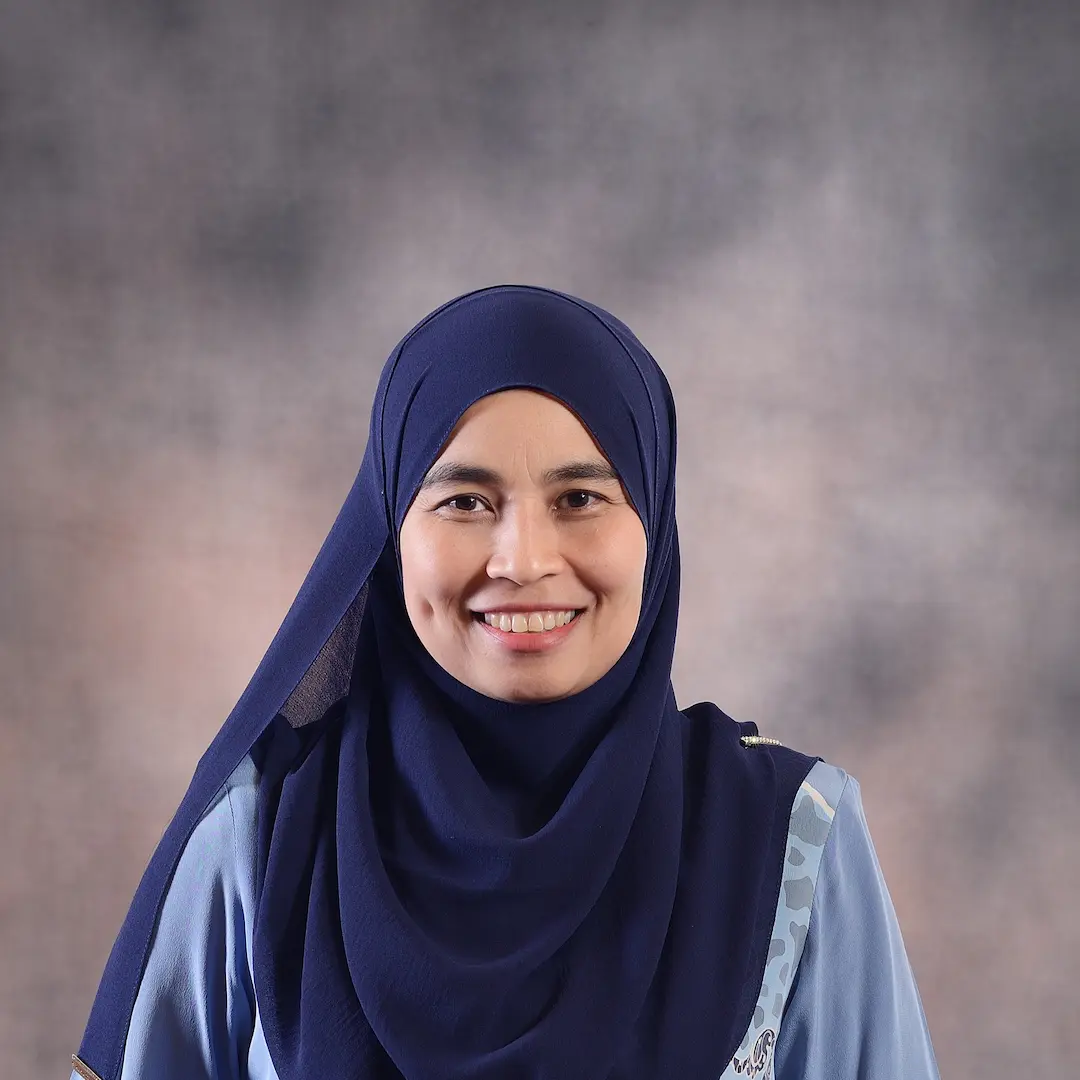 Puan Noni Salmina binti Abu