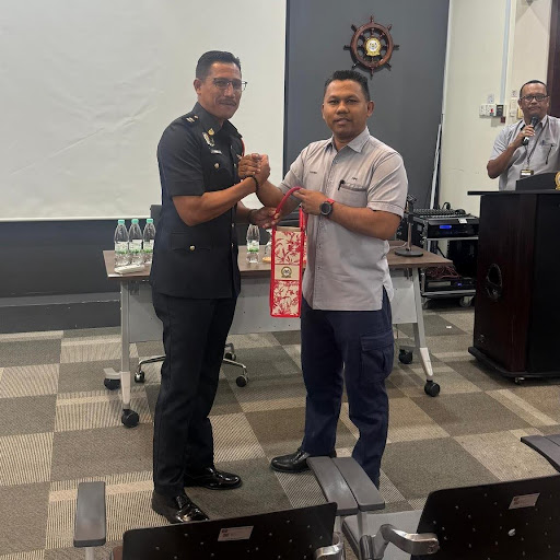 PENANG PORT INSTALLATION EVACUATION BRIEFING AND FIRE DRILL USING FIRE EXTINGUISHER